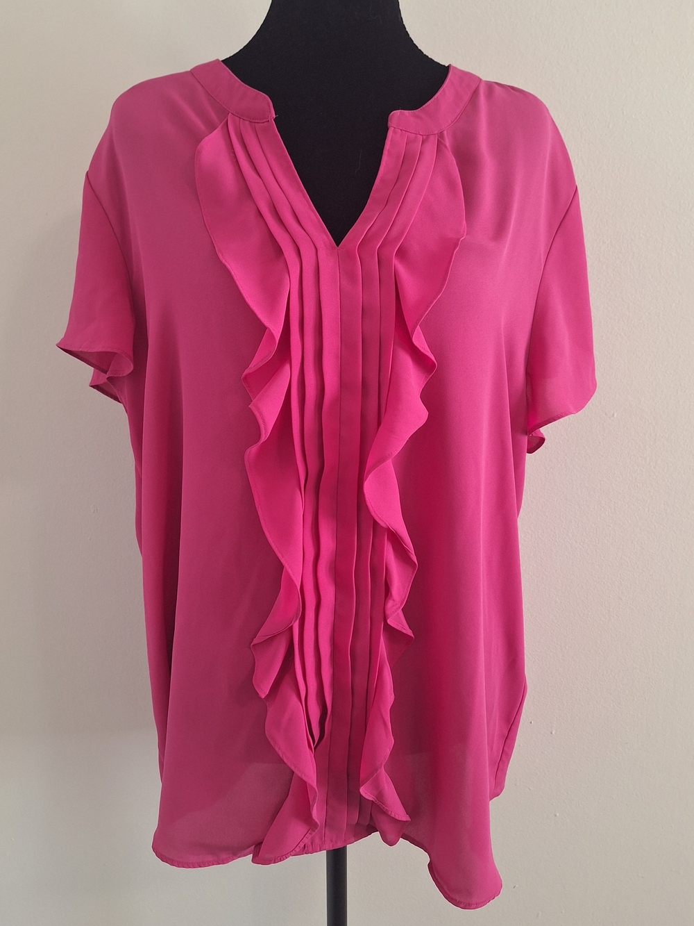Banana Republic Women's Bright Pink Ruffle Front V-Neck Short Sleeve Blouse